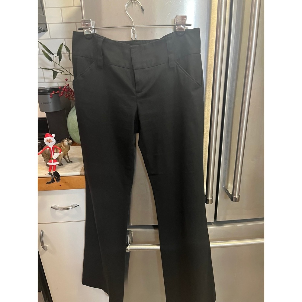 Alice + Olivia Black Wide‎ leg Size 8. Two front pockets. Belt loops